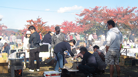 秋「芋煮会」・地域清掃